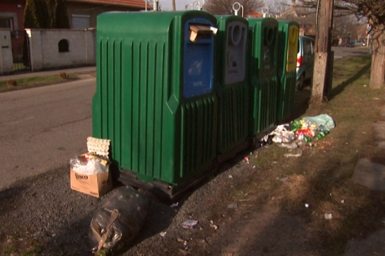 Szemét a gyűjtőszigetek körül