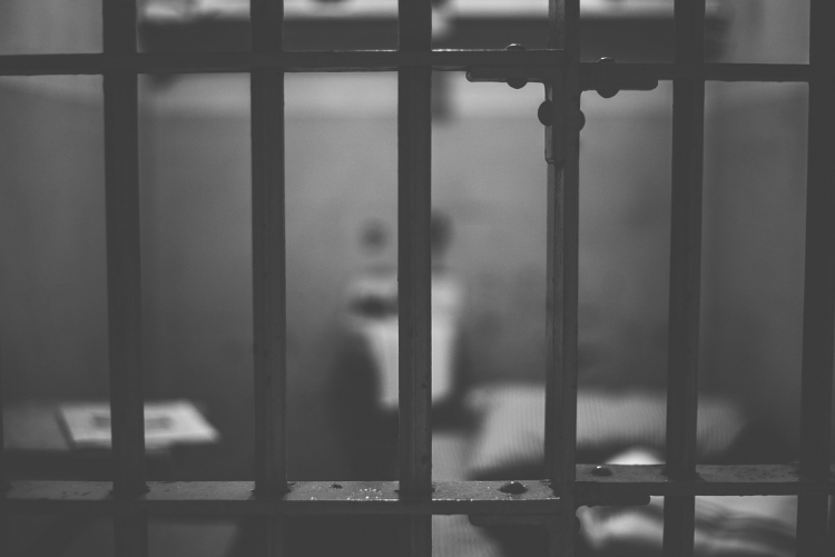 Börtönbüntetésre ítéltek egy férfit, aki taxist próbált meg kirabolni
