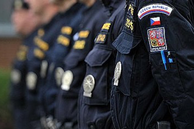 Csehország rendőröket küld Magyarországra az illegális bevándorlás miatt