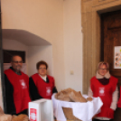 Szent Erzsébet napi kenyér osztás