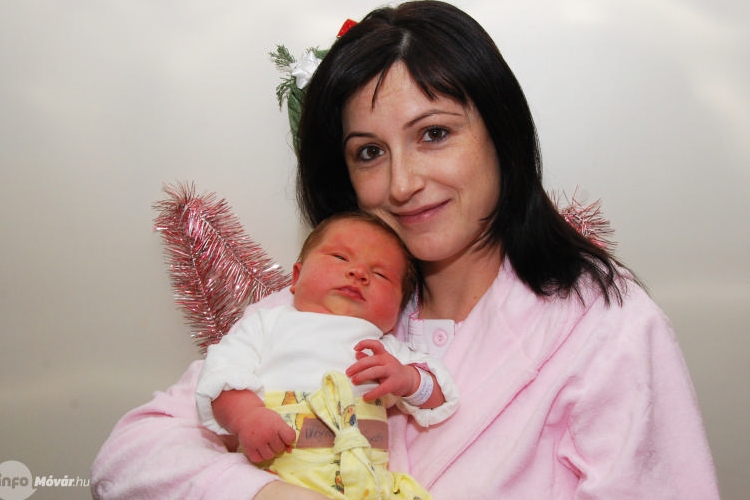 2013 első, Mosonmagyaróváron született babája