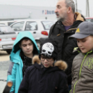 Kőrisfacsemetéket ültettek a diákok a Nolato Magyarország Kft telephelyén