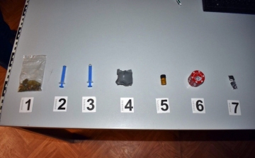 Ismét kábítószer gyanús anyagokat találtak egy mosonmagyaróvári sofőrnél 