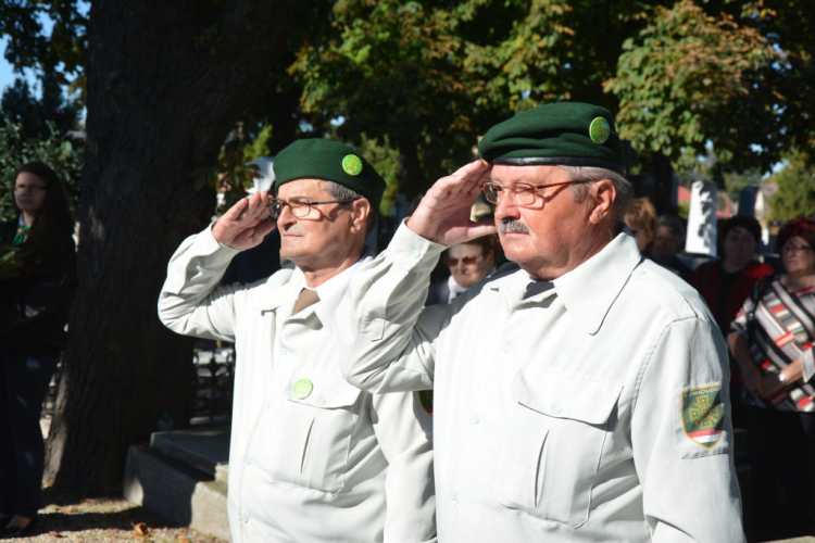 Megemlékezés a Mosoni temetőben (Fotó: Nagy Mária)