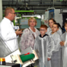 Kőrisfacsemetéket ültettek a diákok a Nolato Magyarország Kft telephelyén