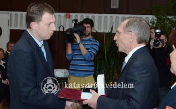 Belügyminiszteri jutalmazás a rendkívüli helytállásért