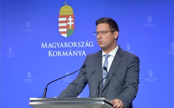 Gulyás: a háborús helyzetben a kormány indokoltnak látja az árstopok fenntartását