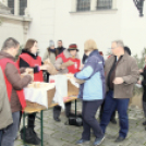 Szent Erzsébet napi kenyér osztás