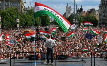Magyar Péter: ma Magyarországnak szeretetre, békére, az árkok betemetésére van szüksége