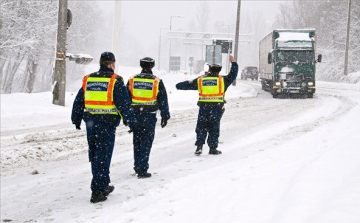 Havazás miatt a kamionforgalmat elterelik