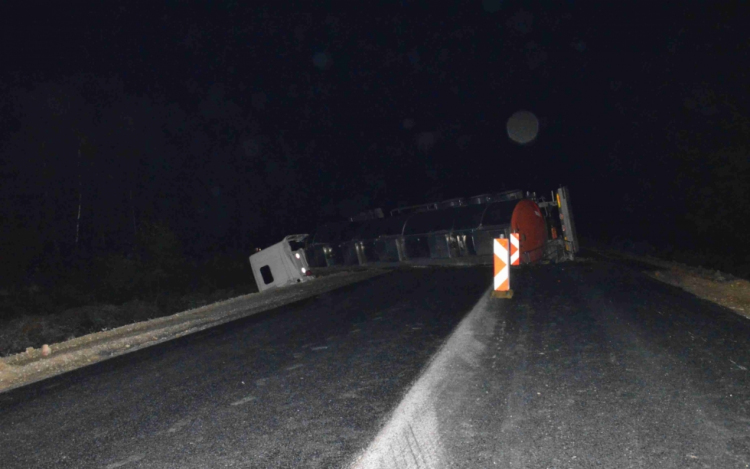 Továbbra is teljes útlezárás a 86-oson (fotókkal frissítve)