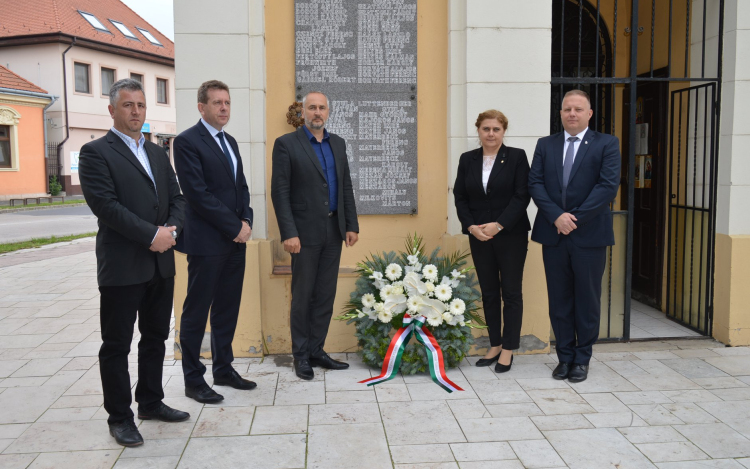 Hősök napi koszorúzás Mosonmagyaróváron