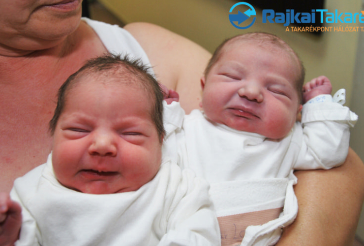 Bogár Loretta és Bogár Telicia, 2540 gr, 2