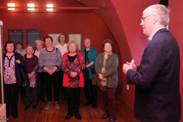 Asszonyok a festővásznon