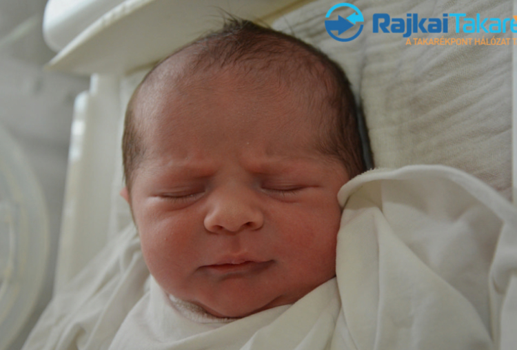 Divós Ákos, 3250 gr. Máriakálnok