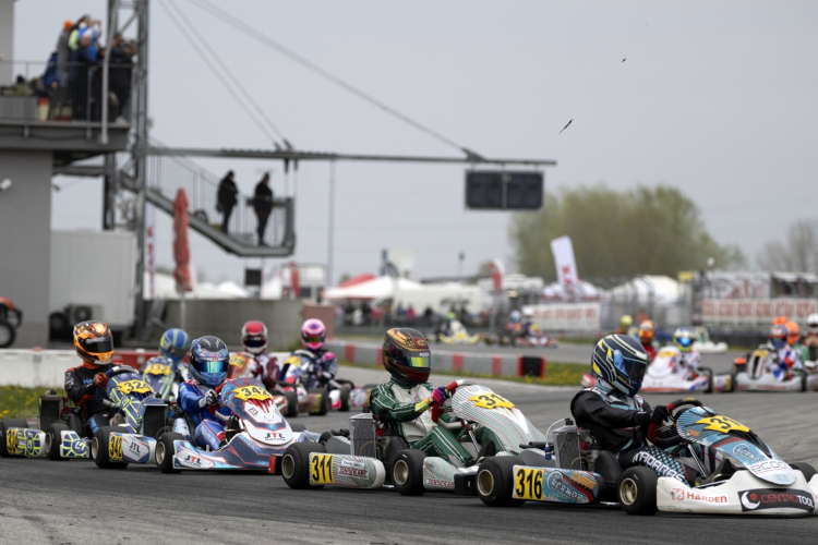 Beni és Ákos a Slovak Karting Centerben