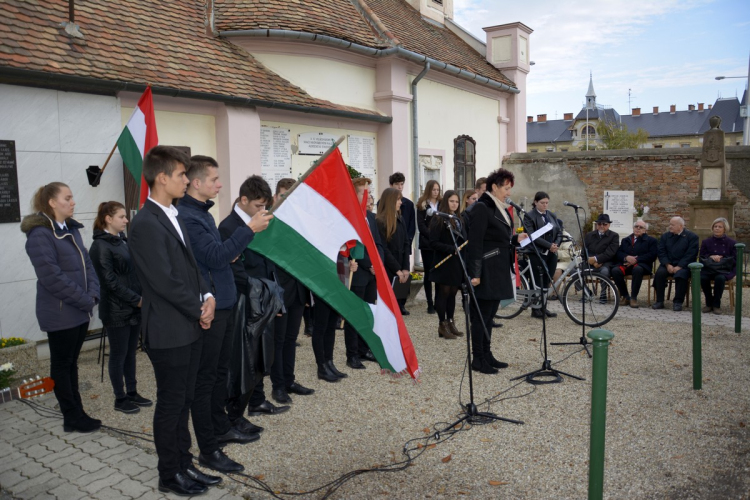 Városi gyásznap - október 26. - Kegyeleti megemlékezés
