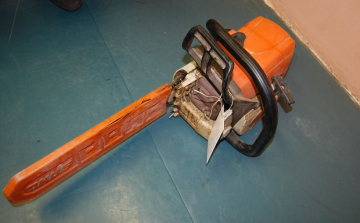 Vádemelési javaslat a betörő és az orgazda ellen