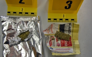 Kábítószergyanús anyagra bukkantak a mosonmagyaróvári rendőrök