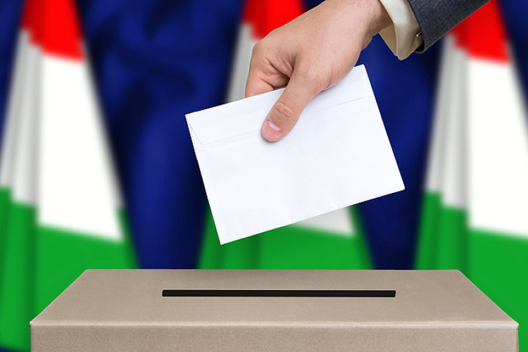 Választási csalás: 6 vádlott Mosonmagyaróvárhoz köthető