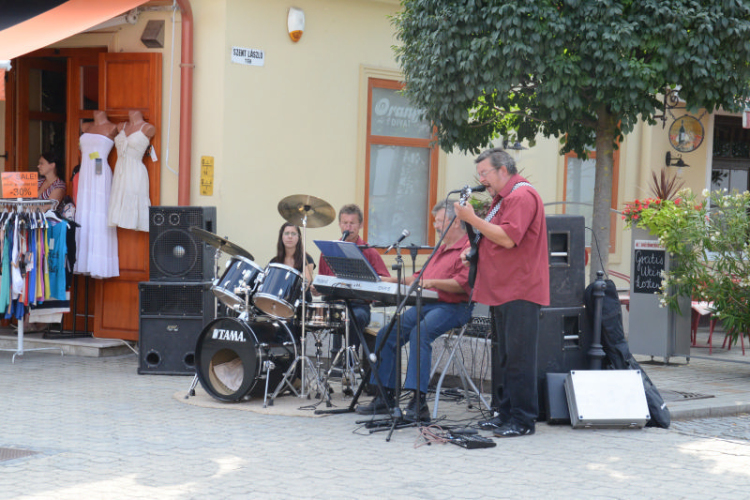 Kult - Utca  divatbemutató