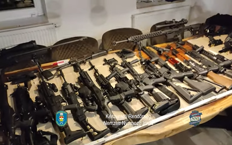 Az elmúlt 25 év legnagyobb fegyverraktárát foglalták le Rajkán
