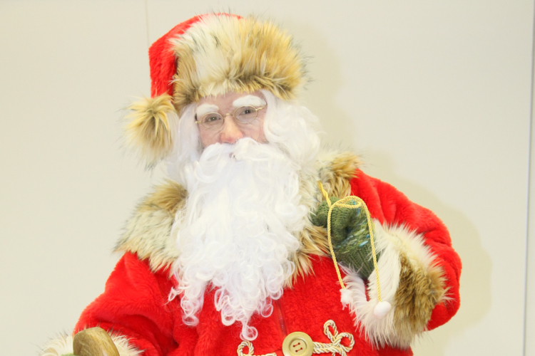 Értelmileg sérültek találkoztak a legszebb Mikulással