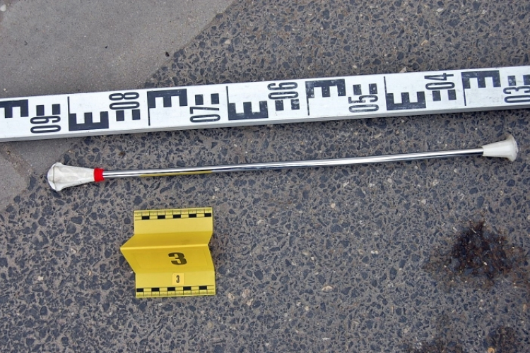 Sodrófával és mazsorettbottal is ütötték egymást