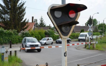 Lezárják a vasúti átjárót