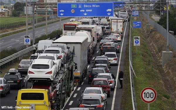 Speedmarathon és több sebből vérző M1-es