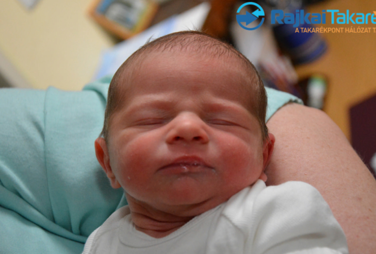 Horváth Abigél, 2700 gr. Dunakiliti